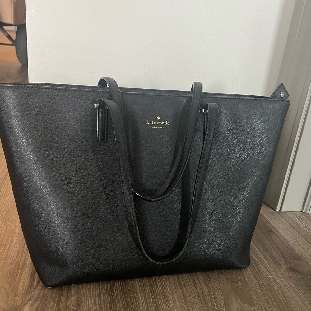 Kate spade large street tote in black leather